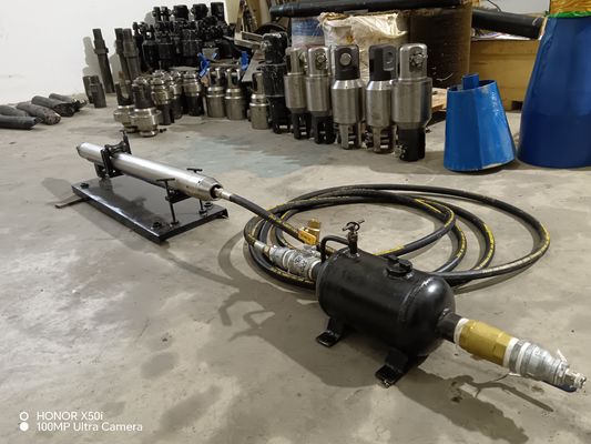 BM Series Pneumatic Mole z częstotliwością uderzenia 2,1-2,9 Hz 0,4-0,7 MPa Ciśnienie powietrza i objętość powietrza 1,2-1,6 m3/min dla rury wiertniczej HDD